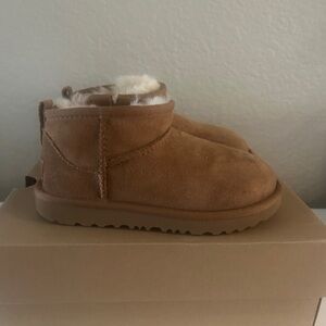 Ugg ultra mini